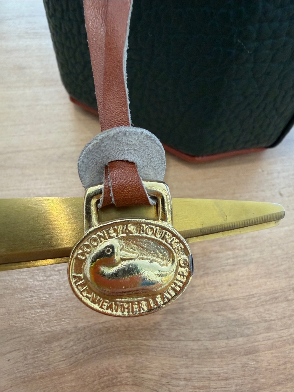 Vintage Dooney & Bourke Forest Green Pebbled Leather Box Bag with Brown Trim - Picture 2 of 11
